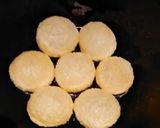 A picture of step 3 of Pani Puri.