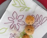 A picture of step 5 of Cheese and Turkey Lollipop Balls.