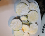 Foto del paso 1 de la receta: Calabacines rebozados sin gluten
