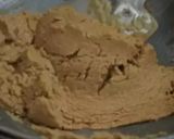 A picture of step 2 of Oats almonds sukhdi.