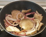 Foto del paso 12 de la receta: Tempurburguesa de pollo, champiñones y mozzarella con guarnición