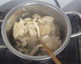 Hình bước làm 2 của món Canh chua nấm bào ngư