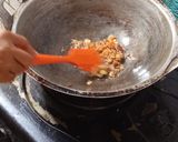 Foto langkah ke 2 dari resep Bihun goreng sederhana (isian pastel).