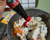 Foto langkah ke 4 dari resep Nasi Goreng Jamur Wortel.