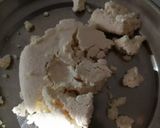 A picture of step 2 of Layered fruit sandesh.