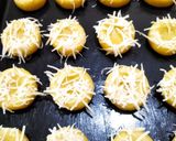 Foto langkah ke 4 dari resep Thumbprint Cookies.