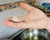 Foto del paso 2 de la receta: Choco en salsa con garbanzos