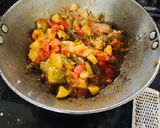 A picture of step 1 of Began Aloo ki sabji.