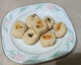 A picture of step 4 of Diet biscuits with raisens 🫓 🫓.