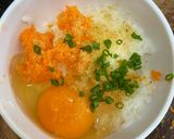 Hình bước làm 2 của món Pancake cơm trứng carrot