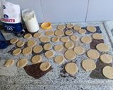 Foto del paso 7 de la receta: Bocaditos de dulce de leche rellenos de 🍫