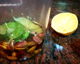 Foto del paso 2 de la receta: Endivias a dos quesos con aderezo de frutos secos y albahaca