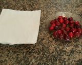 Foto del paso 1 de la receta: Cerezas maceradas y bañadas en chocolate ❤