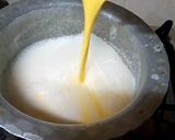 A picture of step 5 of Mango Custard Tart.