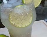 Une image de l'étape 6 de Boisson rafraîchissante au citron vert et graines de chia.