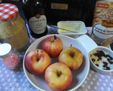Foto del paso 1 de la receta: Manzanas horneadas con crocante de almendras al oporto