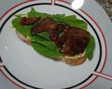 Foto del paso 7 de la receta: Tostón vegano de pleurotus y tomates secos 🍄🍅 crema de cajú y girasol con vegetales :)