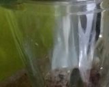 A picture of step 2 of Cookies milk shake.
