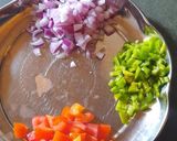 બ્રેડ પીઝા વિથ ઇન્સ્ટન્ટ પીઝા સોસ (Bread Pizza With Instant Pizza Sauce Recipe In Gujarati) રેસીપી સ્ટેપ1ફોટો