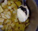 A picture of step 2 of Mashed potatoes.