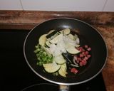 Foto del paso 2 de la receta: Revuelto de jamón y verduras