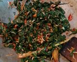 Foto langkah ke 3 dari resep Tumis Daun Singkong Teri.