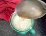 A picture of step 2 of Oats banana smoothie.