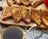 صورة لخطوة 2 من وصفة كاساديا الجبنCheese Quesadilla