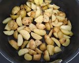 Une image de l'étape 2 de Pommes de terre nouvelles, ail et persil.