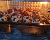 Foto langkah ke 8 dari resep Muffin coklat no mixer.