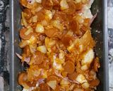 Foto langkah ke 4 dari resep Cheese and beef bread pudding.