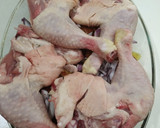 Foto del paso 3 de la receta: Cuartos de Pollo con patatas y cebolla al Neeson