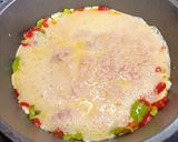 Foto del paso 2 de la receta: Tortilla francesa con pimientos y atún