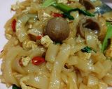Foto langkah ke 5 dari resep Kwetiau Goreng Halal ala Mangga Besar.