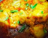 A picture of step 4 of Lauki ki sabzi.