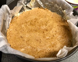 Foto del paso 2 de la receta: Tarta de queso al horno con base de galletas sin lactosa