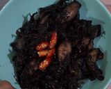 Foto langkah ke 7 dari resep 109. Cumi Hitam ala Mama.