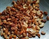 शुगर फ्री ड्राई फ्रूट्स रोल (Sugar free dry fruits roll recipe in hindi) रेसिपी चरण 2 फोटो