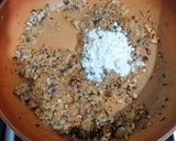 Foto del paso 4 de la receta: Macarrones en salsa roquefort, crema de queso manchego y champis