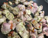 Foto del paso 6 de la receta: Arroz con ajonjolí negro, mollejas al ajillo y cubios gratinados al horno