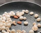 A picture of step 2 of Aloo makhana peanuts falihaar.