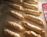 Virslis kifli leveles tésztából recept fázis 6 fotója