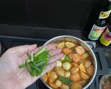 Foto langkah ke 4 dari resep 5 menit Tom Yum Asam Pedas Gurih - bumbu instant MAMATA.