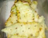 A picture of step 1 of Pineapple peels juice.