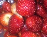 A picture of step 1 of Strawberry milkshake.