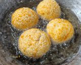 Foto langkah ke 7 dari resep Roti Goreng Tanpa Ulen (Minyak).