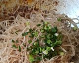 Foto langkah ke 4 dari resep Mie Sagu Goreng.