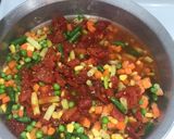 Foto del paso 2 de la receta: Medallónes de cerdo con verduras congeladas y macarrones