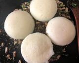A picture of step 2 of Tawa Idli Fry.
