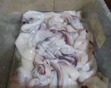Foto langkah ke 1 dari resep Tumis Cumi Kecap.